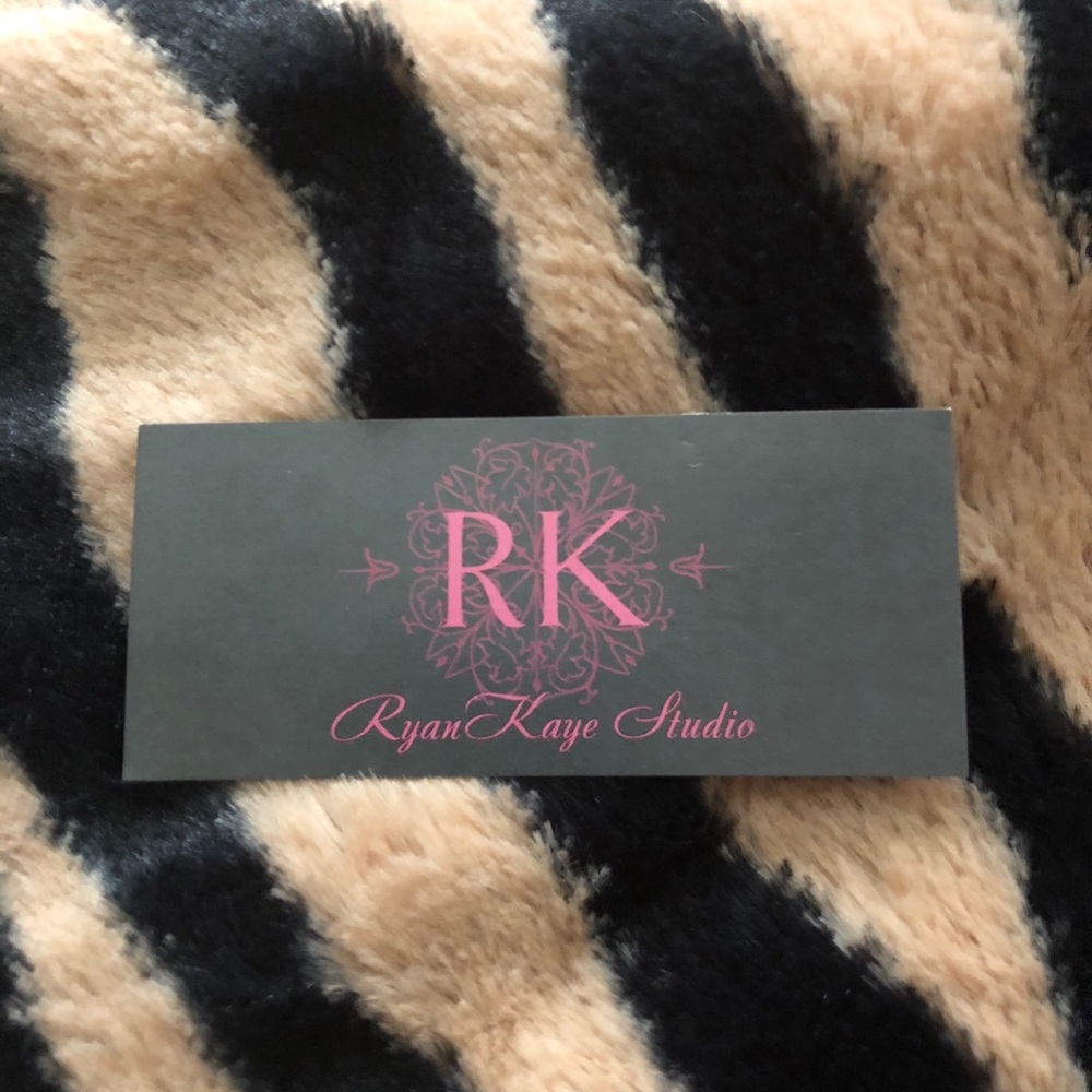 Meet your Posher, 3940 World Wide..